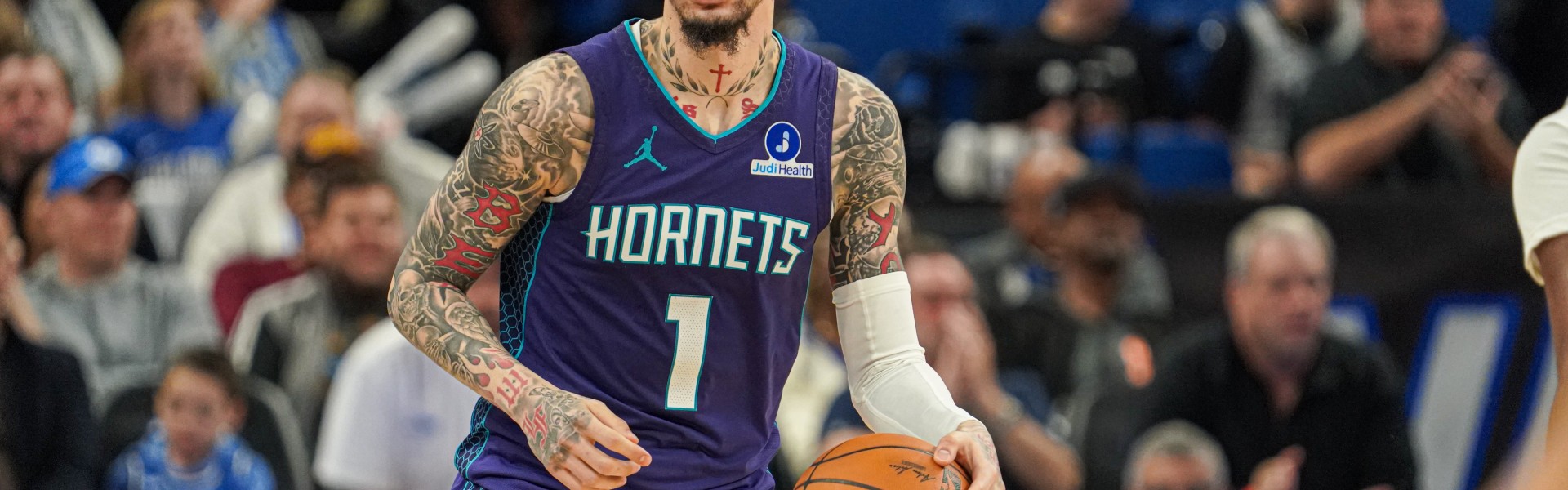 开云线上入口-全员一点手感都没有！黄蜂半场50投仅13中&amp;命中率26% 三分24中3