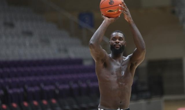 开云登录网址入口-史蒂芬森将进行个人试训 篮网雄鹿等队将现场考察