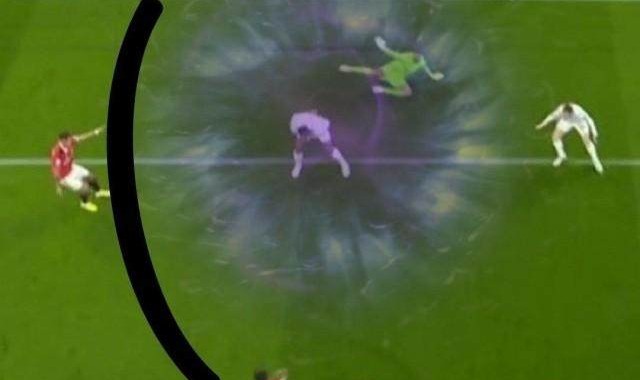 开云下载-防线最稳之人成最大隐患？卡拉格：范戴克缺乏硬度！